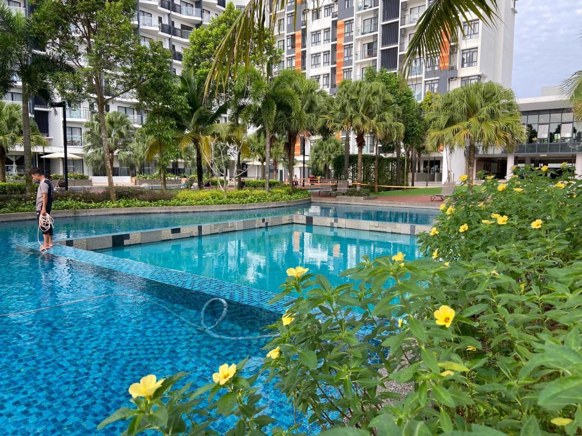 De Lavelle Suites @ Timur Bay Seafront Residence 콴탄 외부 사진